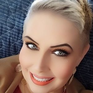 Meet your Posher, Gina